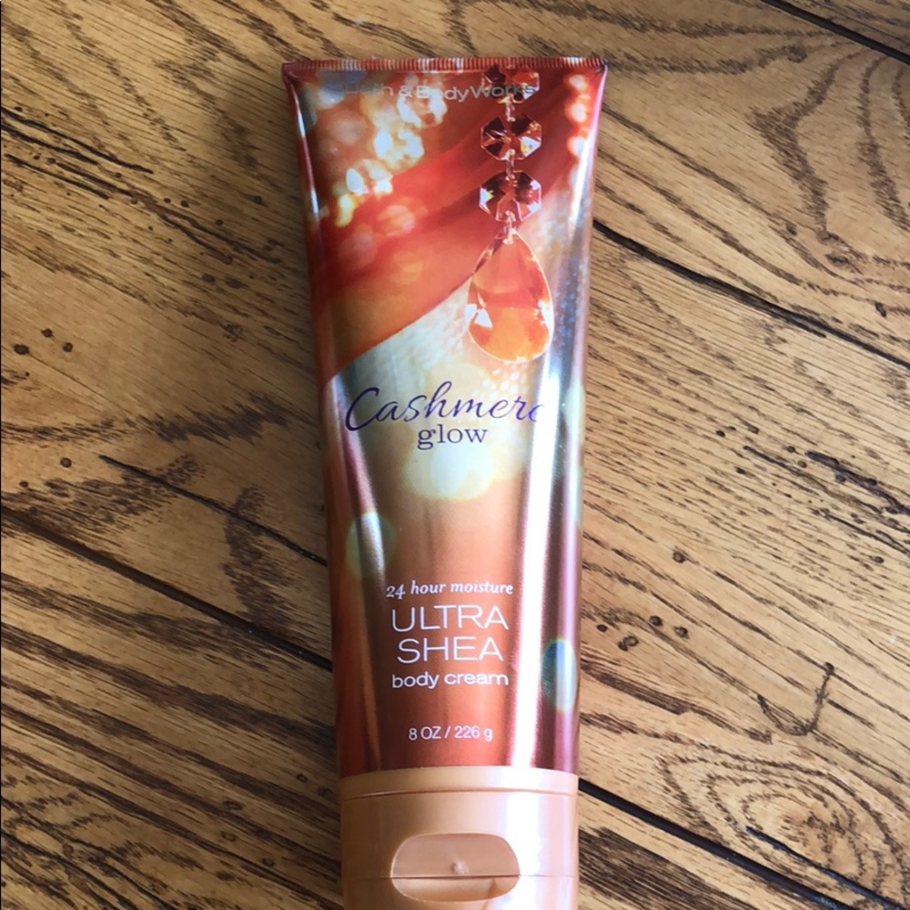 Cashmere Glow lotion